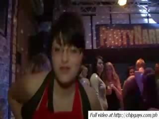 Chicks having oral sex video on party