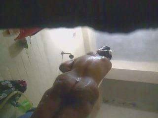 Nubile hotty in bathroom