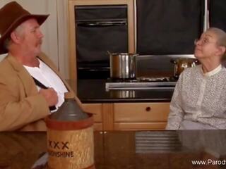 Oud tijd platteland parodie vies video- ervaring door koppel inlove