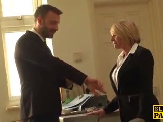 Rondborstig huwbaar submisive damsel geneukt ruw