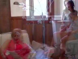 Auntie 연극 와 그녀의 niece, 무료 aunties 성인 영화 69